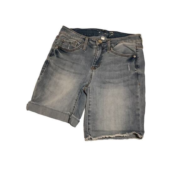 Seven 7 Distressed SunSet Bermuda Cutoff Shorts size 4 vacation beach casual - Picture 3 of 8